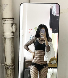 反差大学女友情趣内衣（1）
