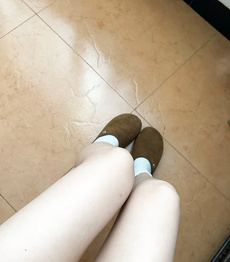 妹妹手机里的美腿